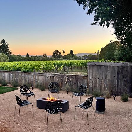 Vila Outdoor Fire-Pit, Jacuzzi & Bbq W/ Vineyard Views! Windsor Exteriér fotografie